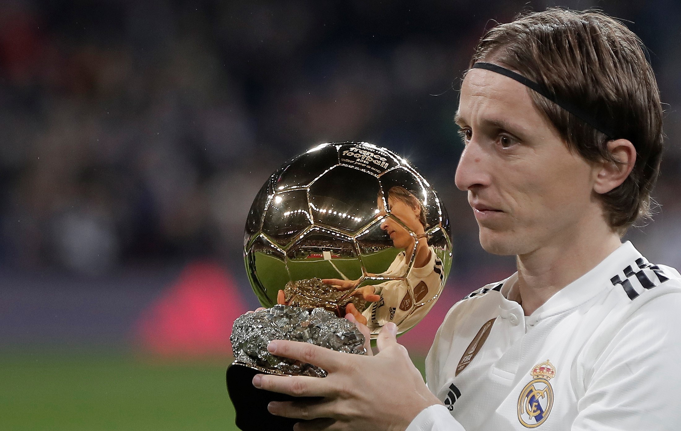 法尔克：格纳布里想留队，但拜仁不想再为他支付高薪