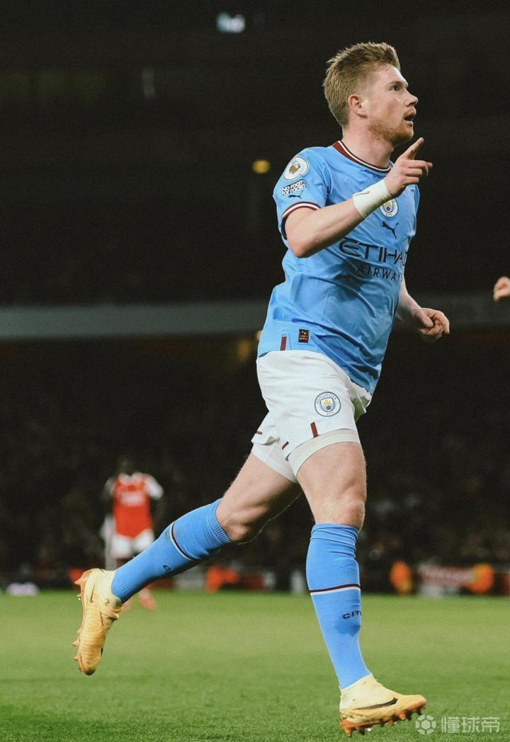 【共同社12月27日电】美职棒大联盟8月9日迎来历史性时刻——珍·帕沃尔成为首位在正式比赛中执法的女性裁判。