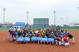 野茂英雄在洛杉矶道奇队主场外设立的雕像，成为球迷朝圣的必经之地