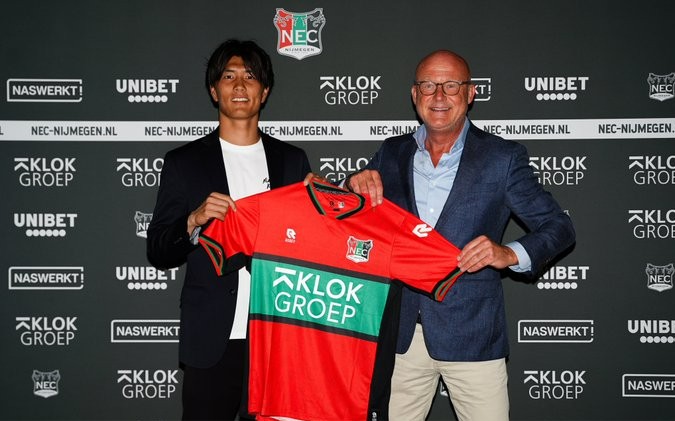 NBA常规赛：猛龙不敌雄鹿.